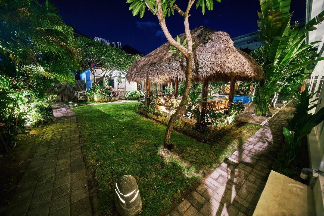 Easy Surf Camp Hotel Kuta  Luaran gambar