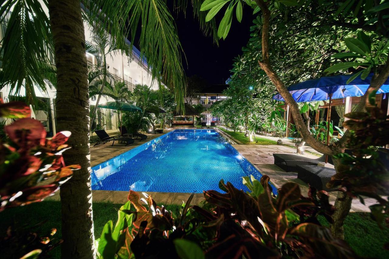 Easy Surf Camp Hotel Kuta  Luaran gambar