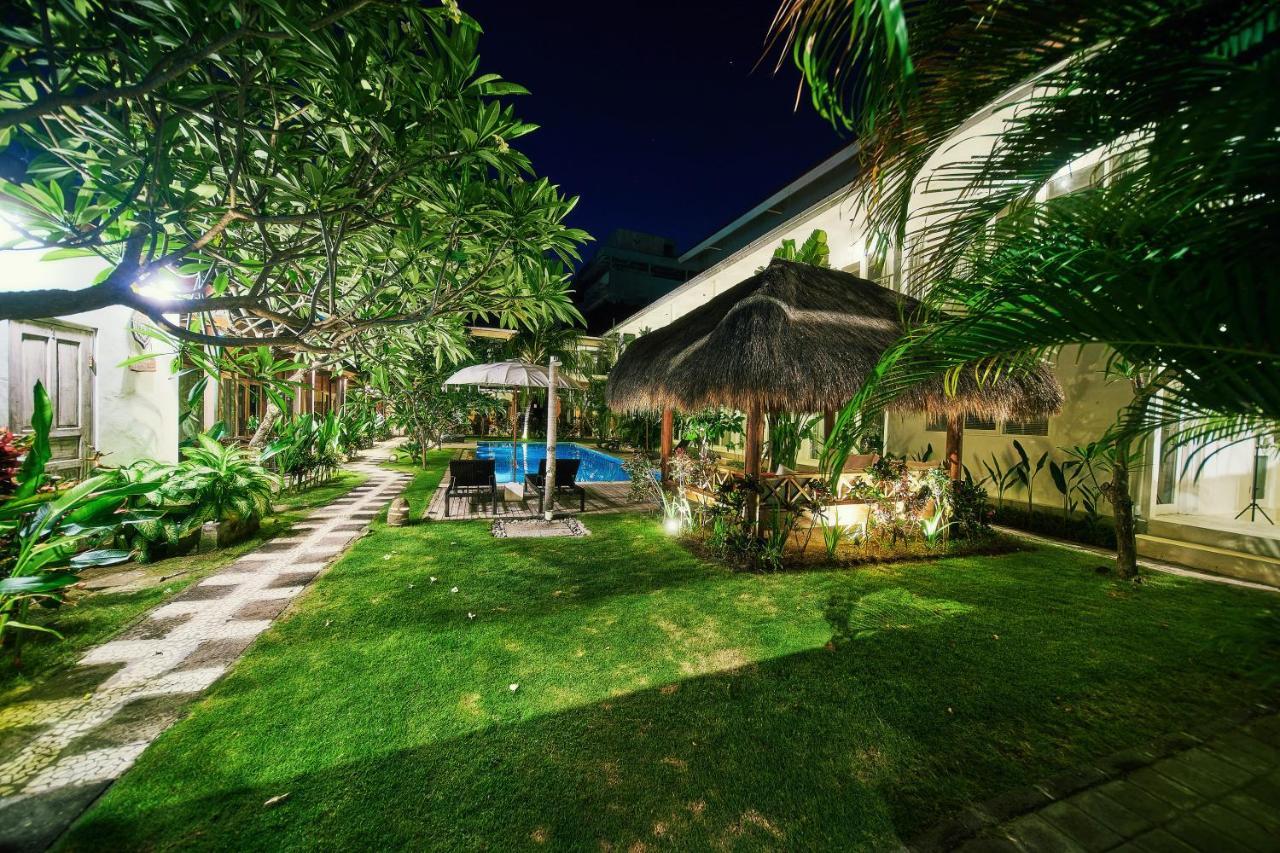 Easy Surf Camp Hotel Kuta  Luaran gambar
