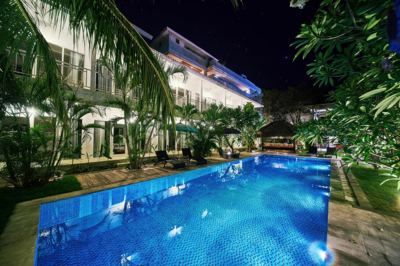 Easy Surf Camp Hotel Kuta  Luaran gambar