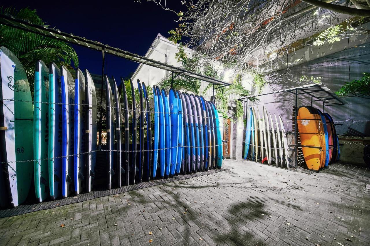 Easy Surf Camp Hotel Kuta  Luaran gambar