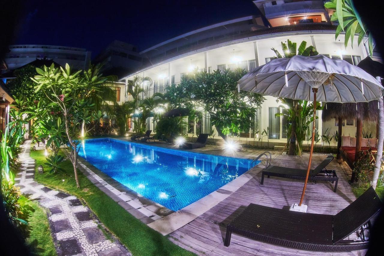 Easy Surf Camp Hotel Kuta  Luaran gambar