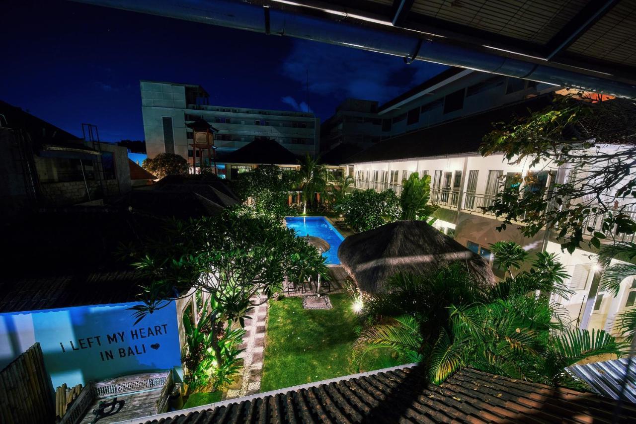 Easy Surf Camp Hotel Kuta  Luaran gambar