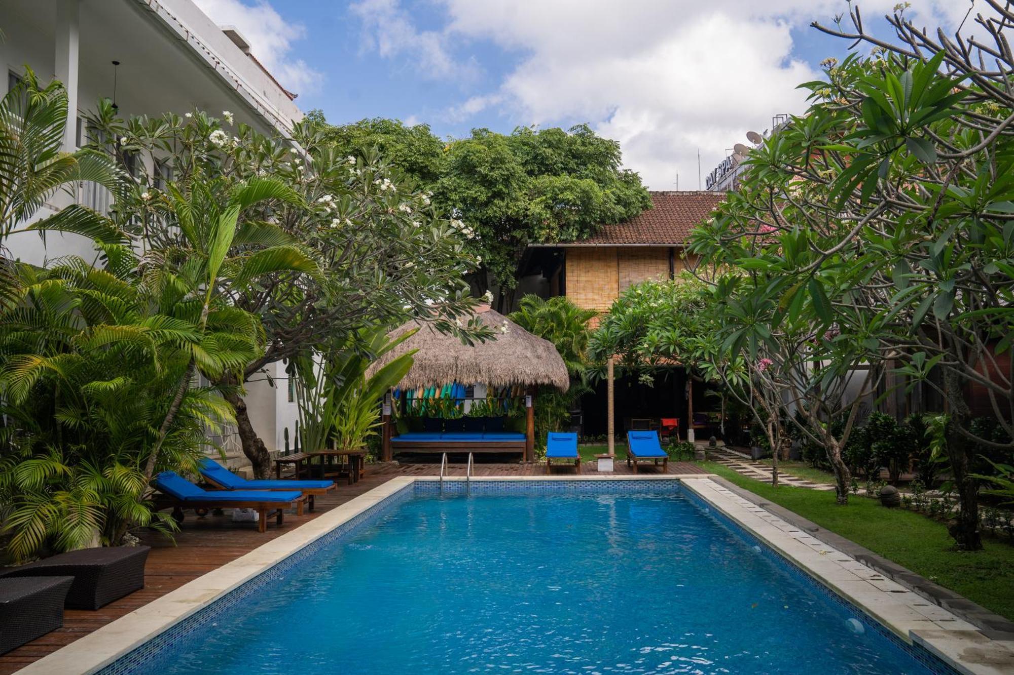Easy Surf Camp Hotel Kuta  Luaran gambar
