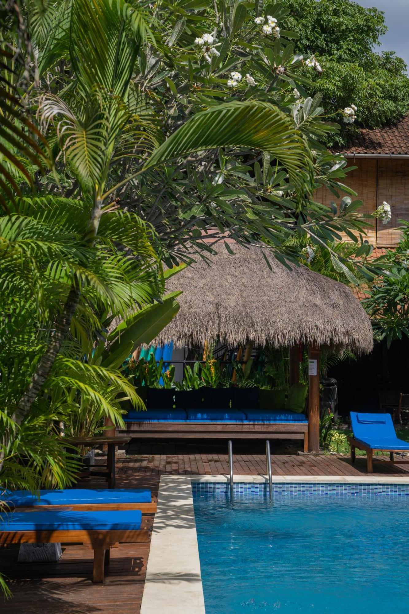 Easy Surf Camp Hotel Kuta  Luaran gambar