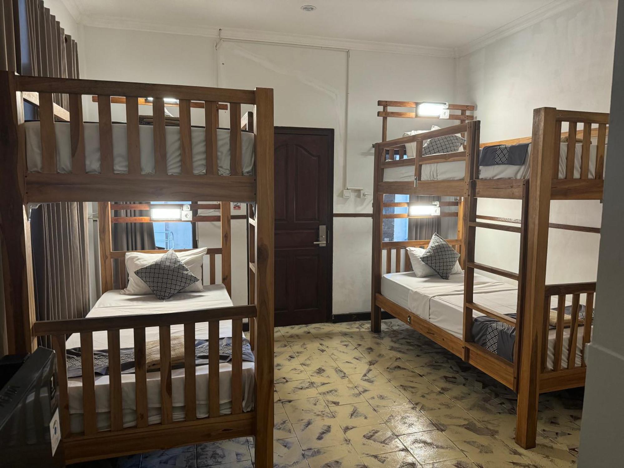 Easy Surf Camp Hotel Kuta  Luaran gambar