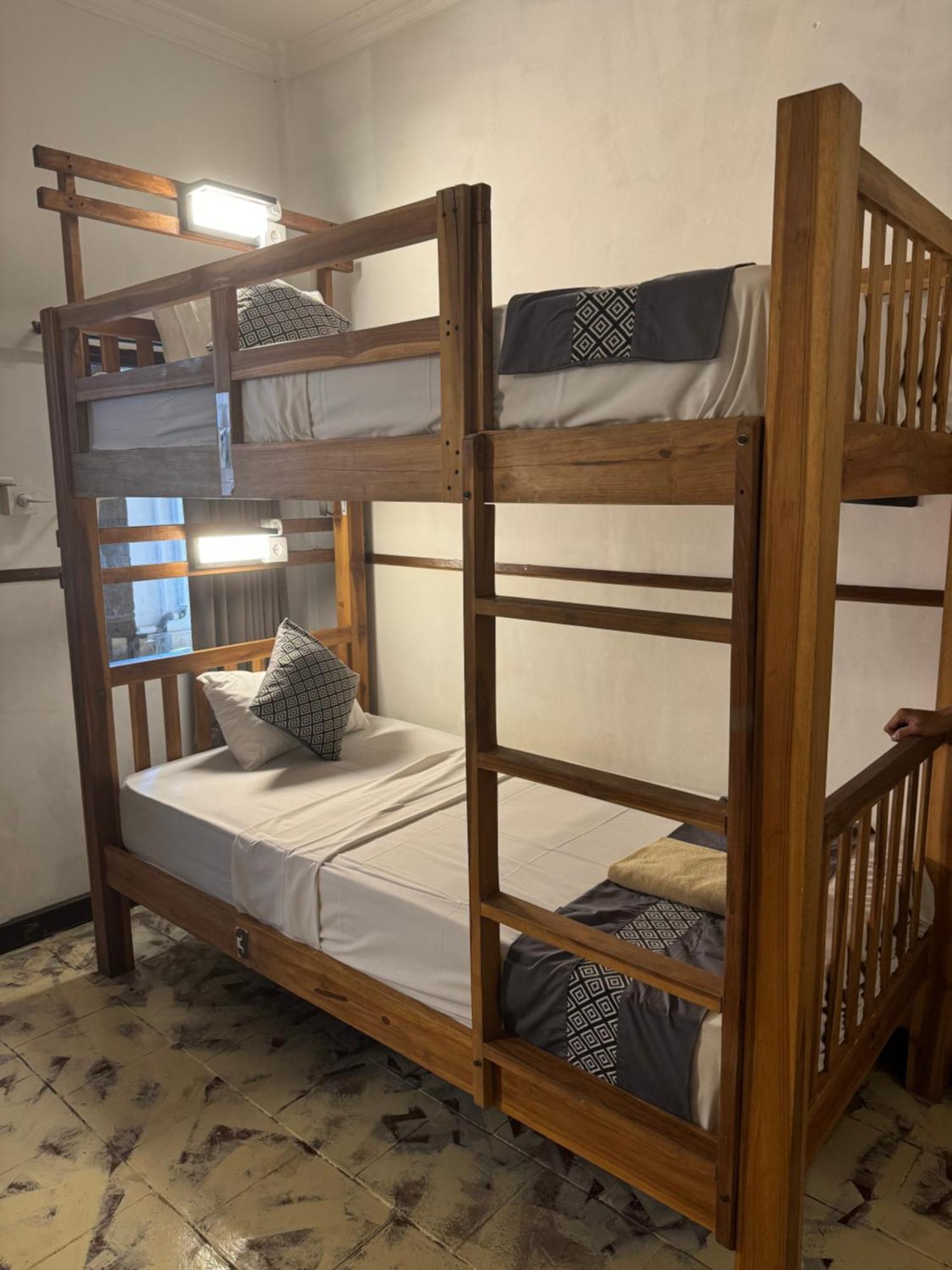 Easy Surf Camp Hotel Kuta  Luaran gambar